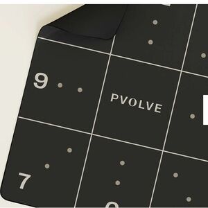 Pvolve Black Exercise Mat - BRAND NEW!! ✨